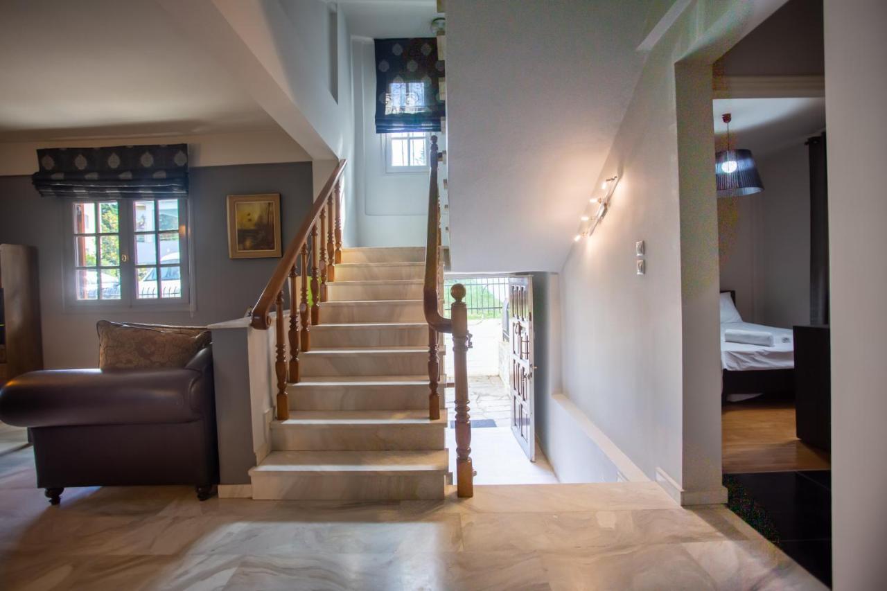 Τraditional Fully Detached Villa On A Luxurious Hillock Of Thessaloniki With Its Own Garden Also For Family & Wedding Gatherings For 10 To 25 People Only 15 Minutes From Airport Exteriér fotografie