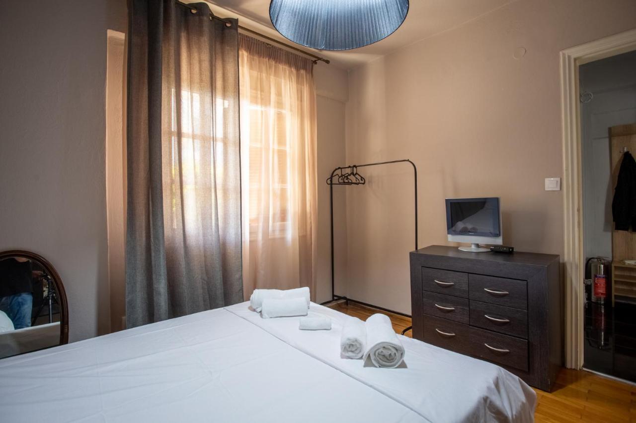 Τraditional Fully Detached Villa On A Luxurious Hillock Of Thessaloniki With Its Own Garden Also For Family & Wedding Gatherings For 10 To 25 People Only 15 Minutes From Airport Exteriér fotografie