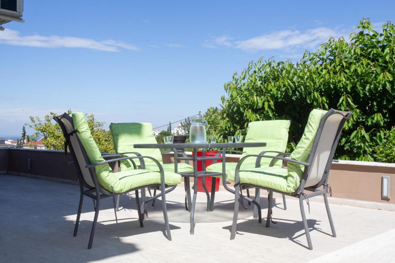 Τraditional Fully Detached Villa On A Luxurious Hillock Of Thessaloniki With Its Own Garden Also For Family & Wedding Gatherings For 10 To 25 People Only 15 Minutes From Airport Exteriér fotografie
