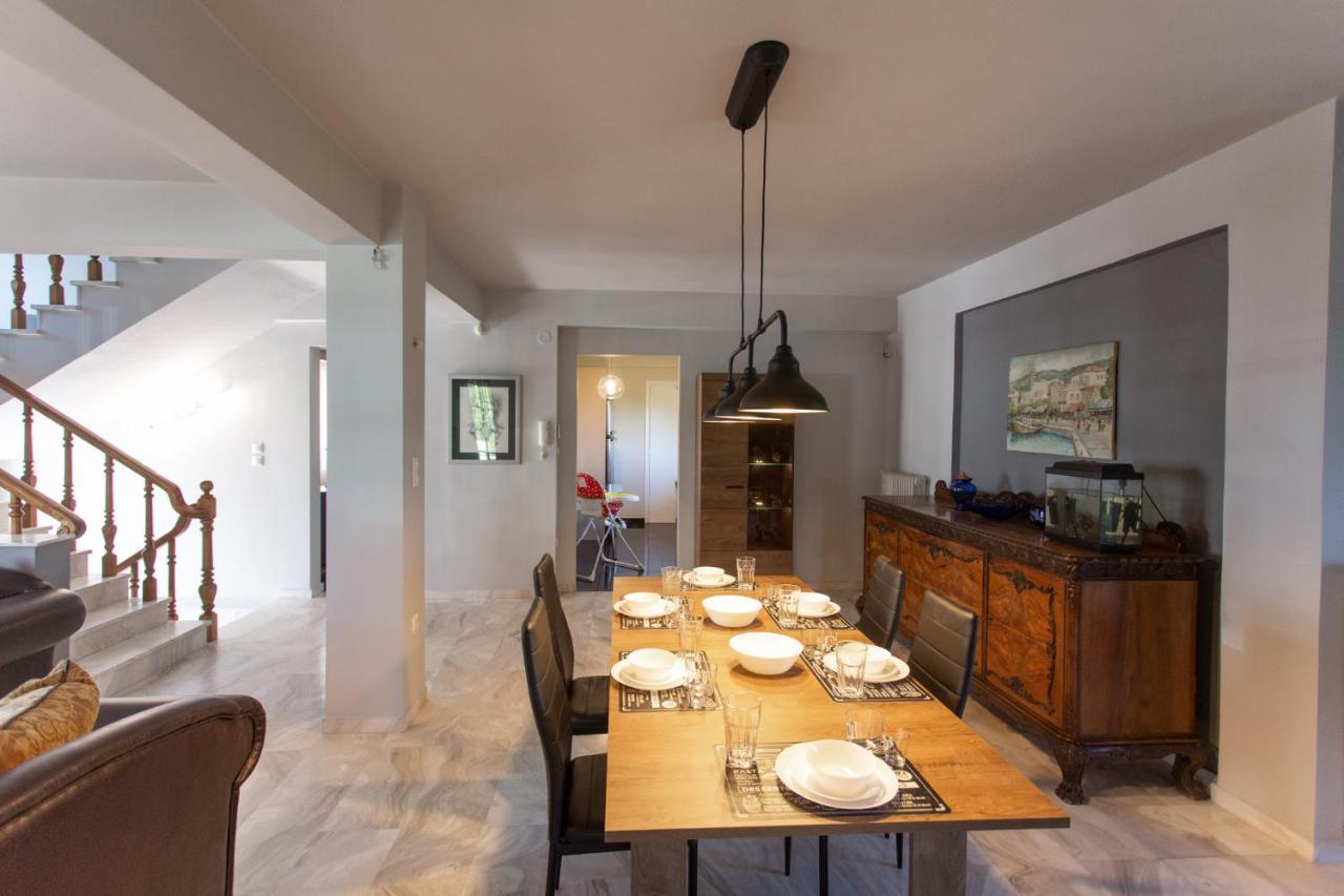 Τraditional Fully Detached Villa On A Luxurious Hillock Of Thessaloniki With Its Own Garden Also For Family & Wedding Gatherings For 10 To 25 People Only 15 Minutes From Airport Exteriér fotografie