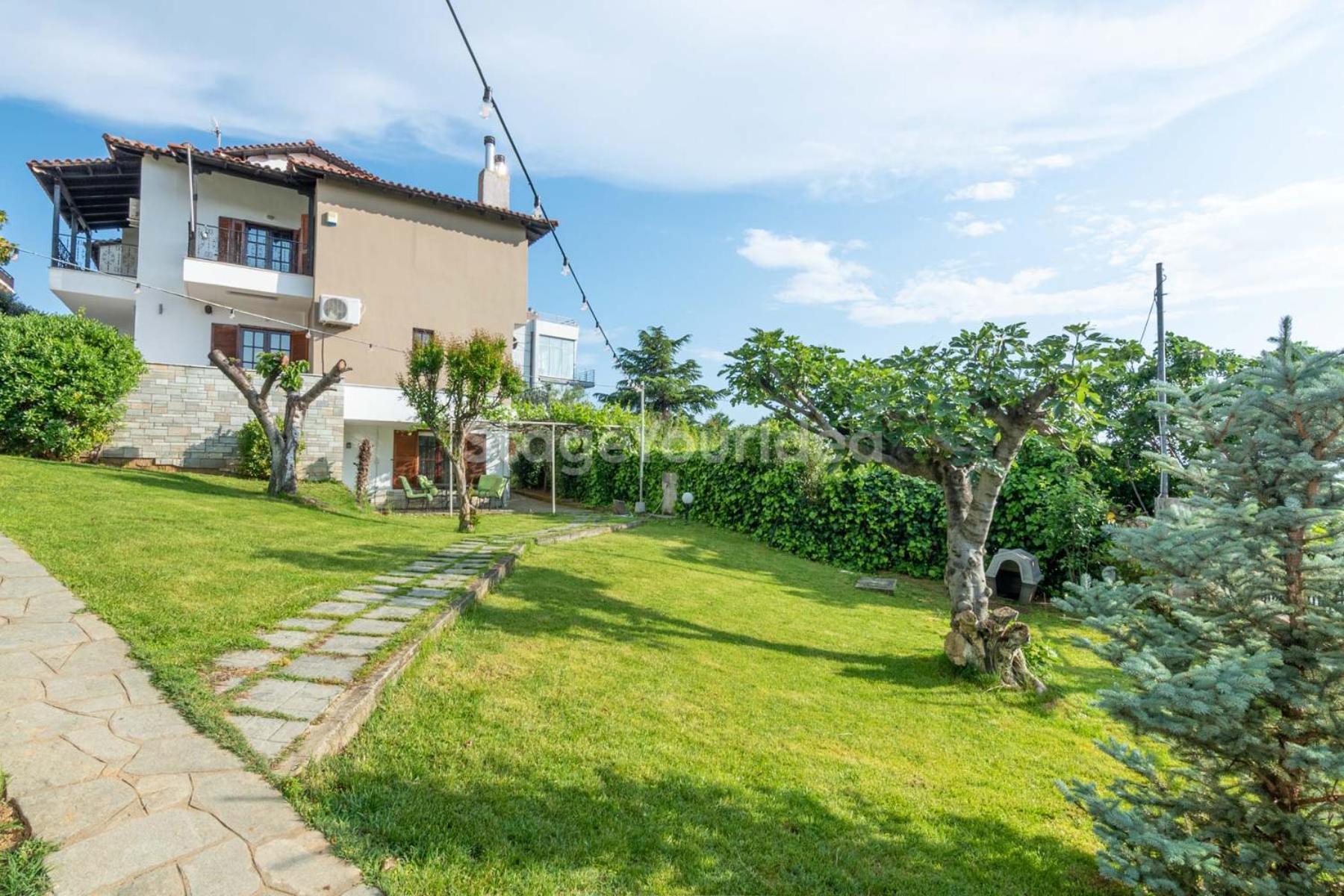 Τraditional Fully Detached Villa On A Luxurious Hillock Of Thessaloniki With Its Own Garden Also For Family & Wedding Gatherings For 10 To 25 People Only 15 Minutes From Airport Exteriér fotografie